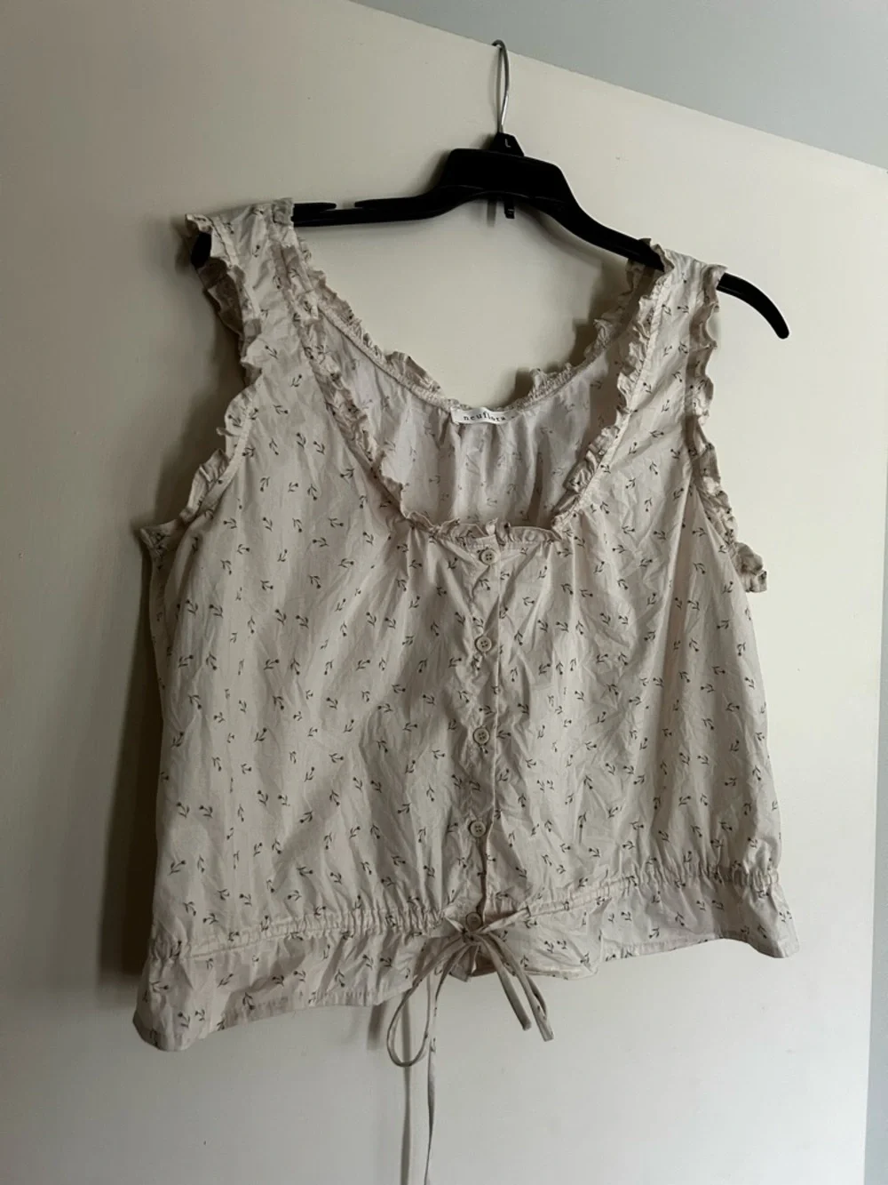 Cream Ruffled Button-Front Crop Tank - Picture 2 of 4